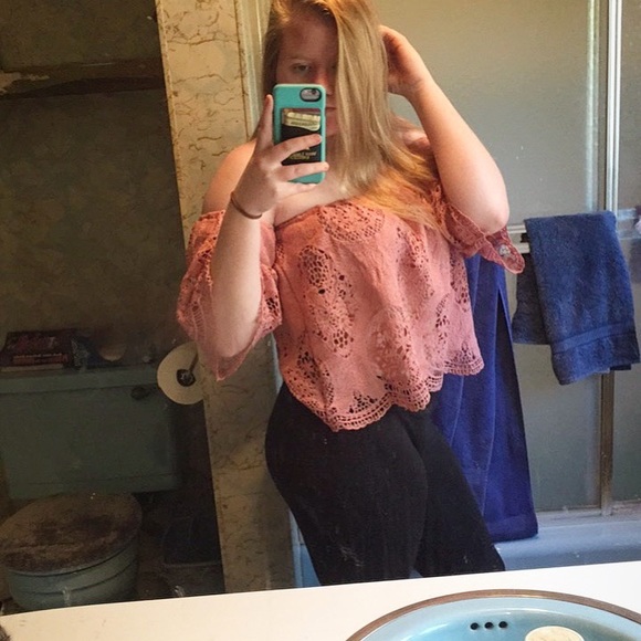 Fashion Nova Women’s Off the shoulder crop top - Picture 6 of 6